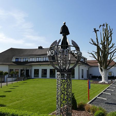 Hotel Monte Cristo Hoeselt Eksteriør billede